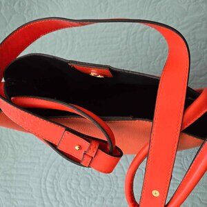 Orange bag HE  R MES